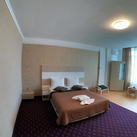 Hotel Mon Caprice Bukareszt Zewnętrze zdjęcie