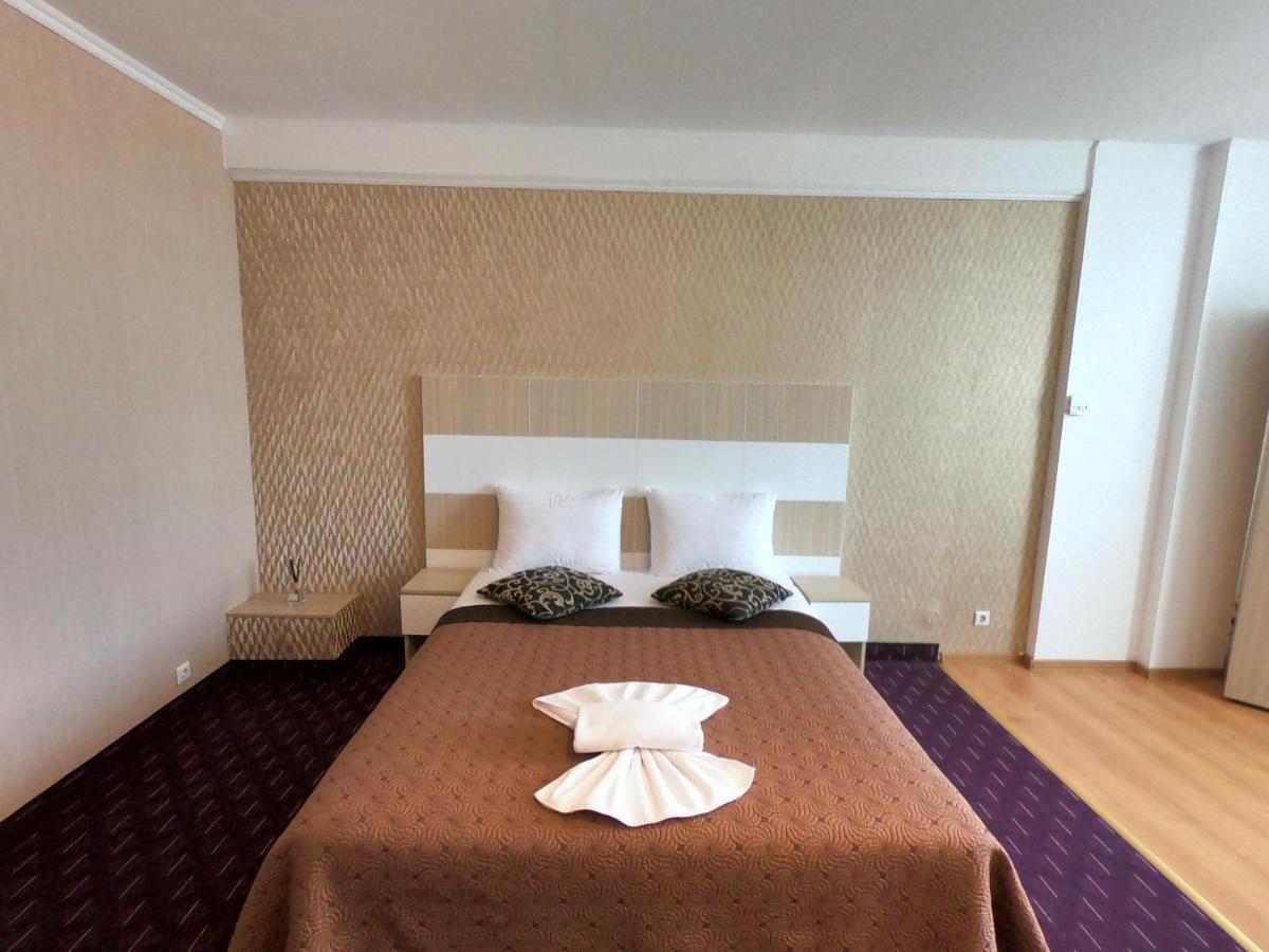 Hotel Mon Caprice Bukareszt Zewnętrze zdjęcie