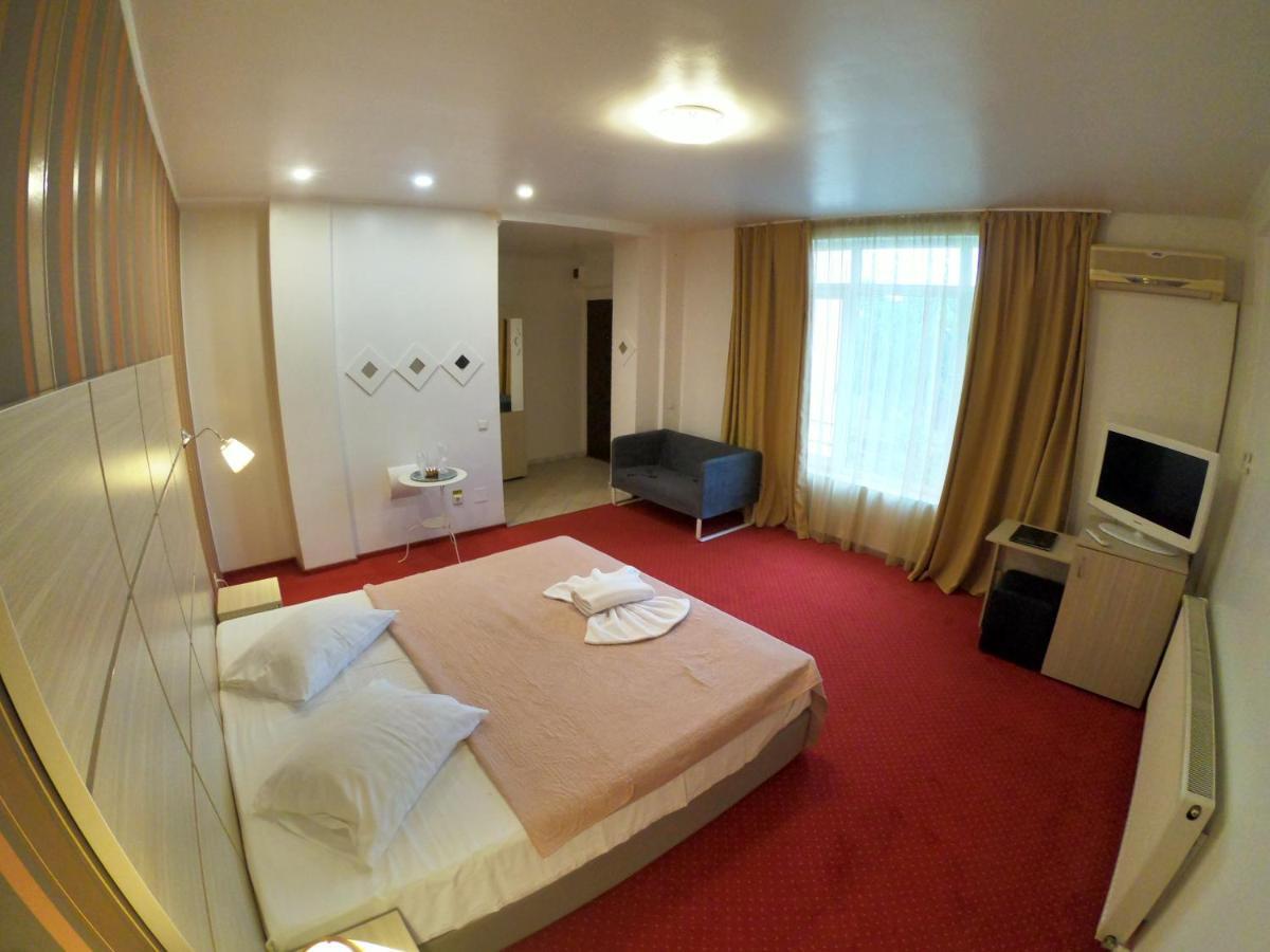 Hotel Mon Caprice Bukareszt Zewnętrze zdjęcie