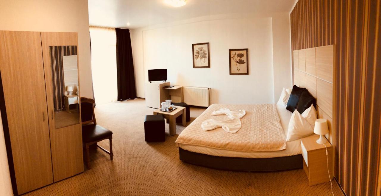 Hotel Mon Caprice Bukareszt Zewnętrze zdjęcie