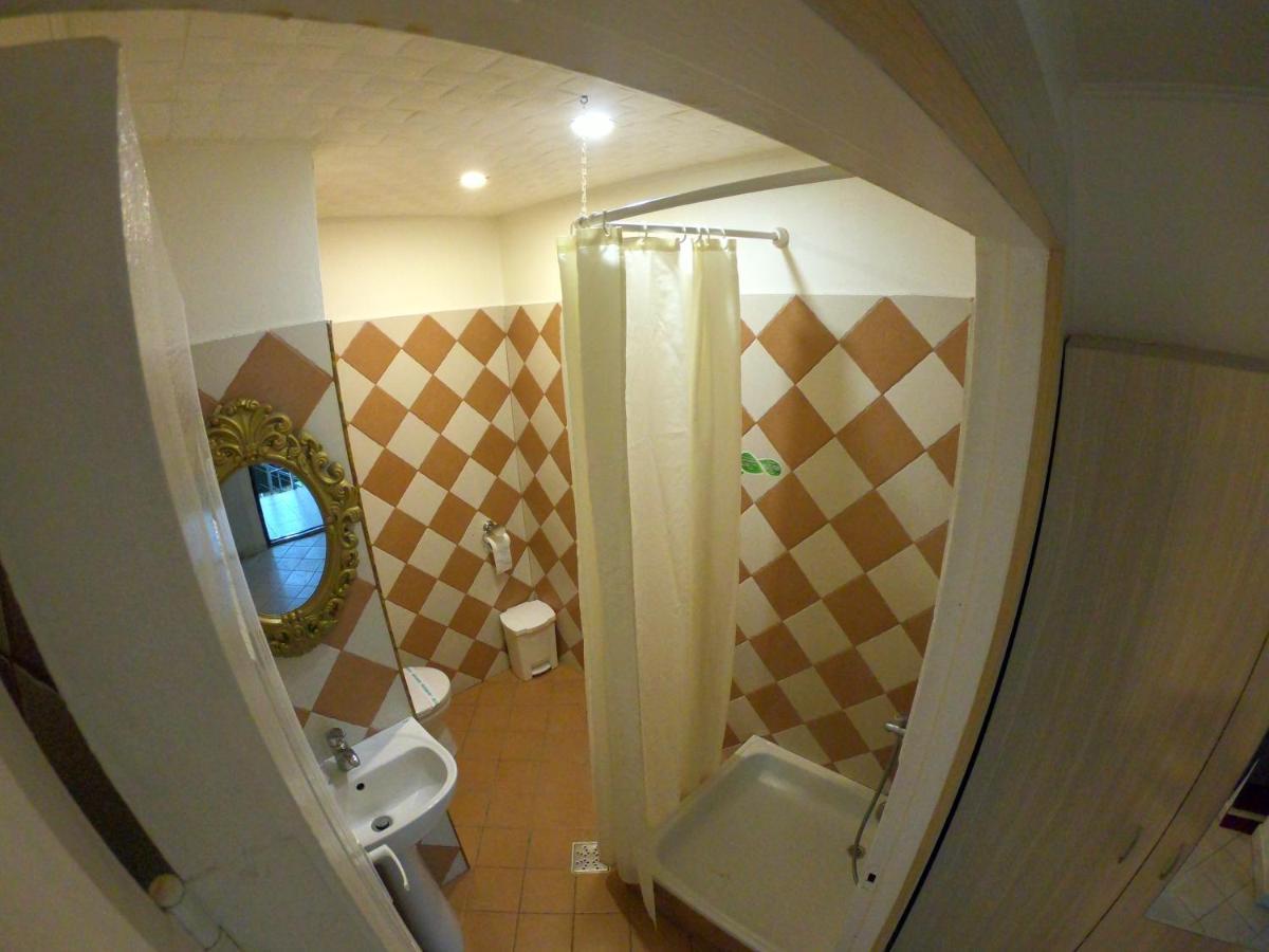 Hotel Mon Caprice Bukareszt Zewnętrze zdjęcie