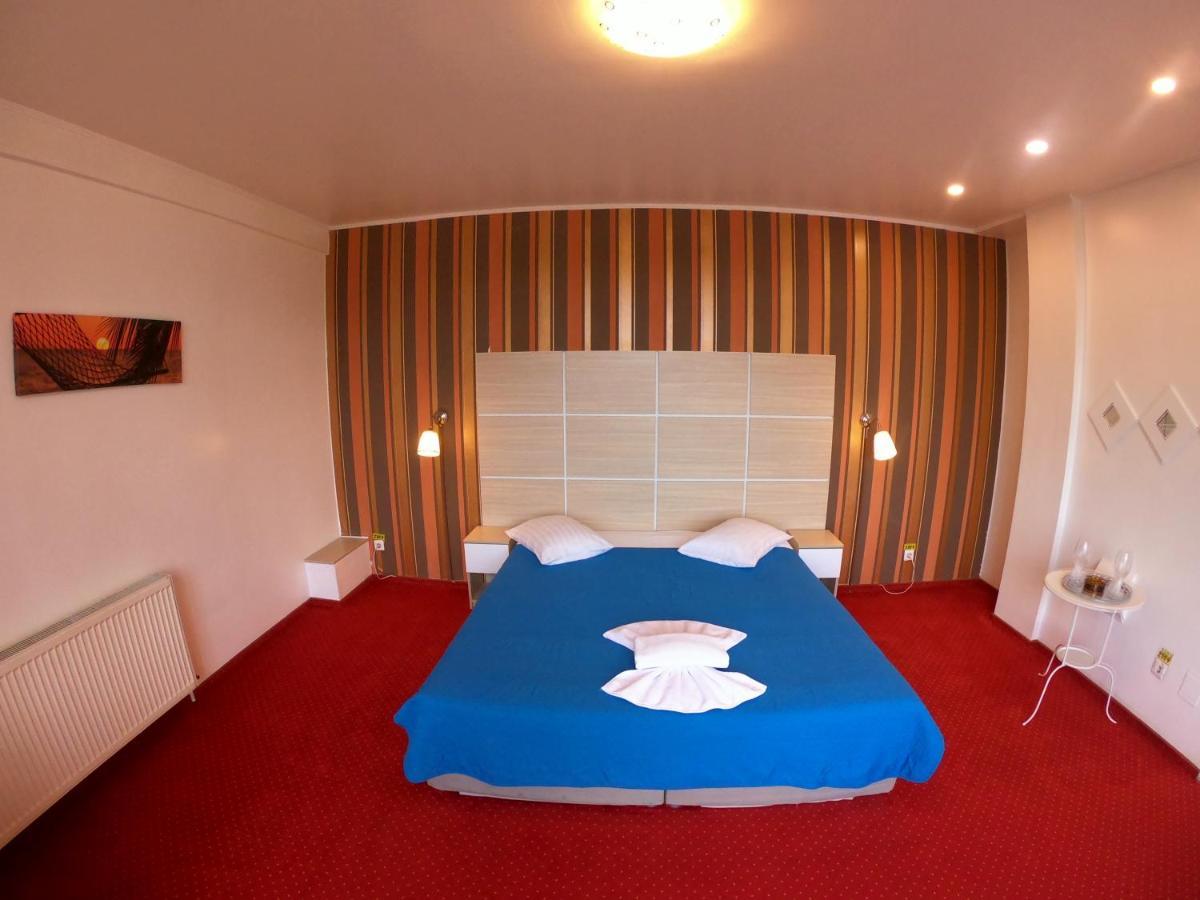 Hotel Mon Caprice Bukareszt Zewnętrze zdjęcie