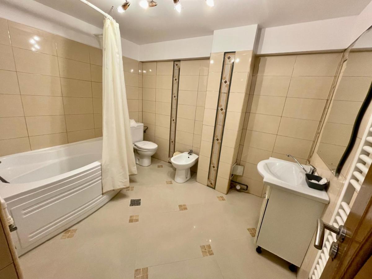 Hotel Mon Caprice Bukareszt Zewnętrze zdjęcie