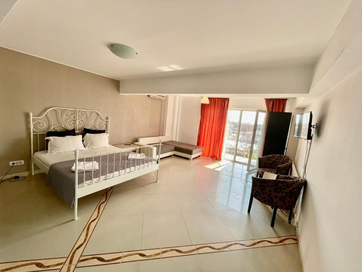 Hotel Mon Caprice Bukareszt Zewnętrze zdjęcie