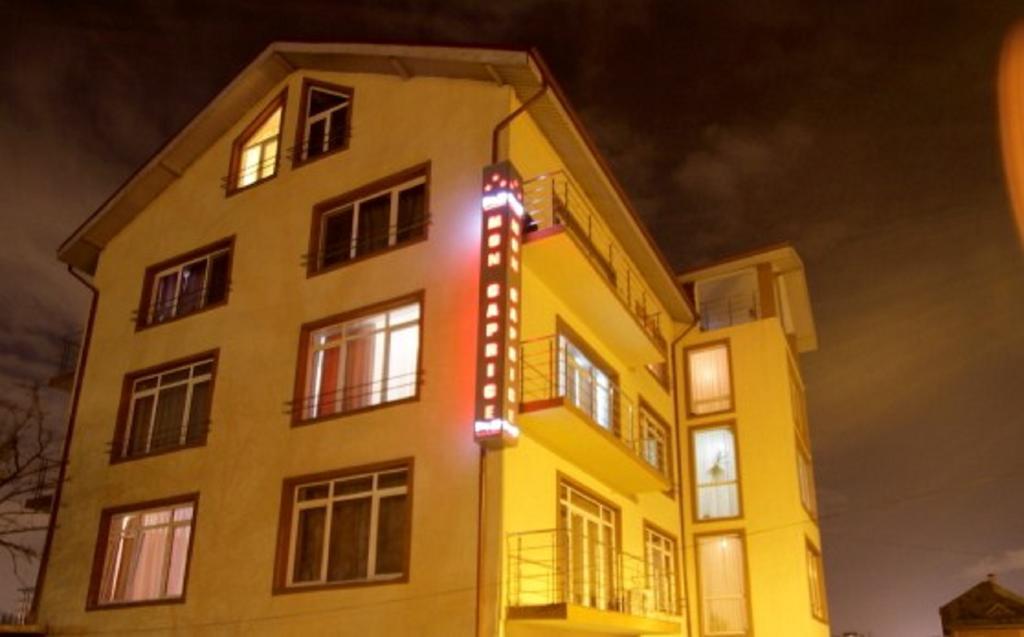 Hotel Mon Caprice Bukareszt Zewnętrze zdjęcie
