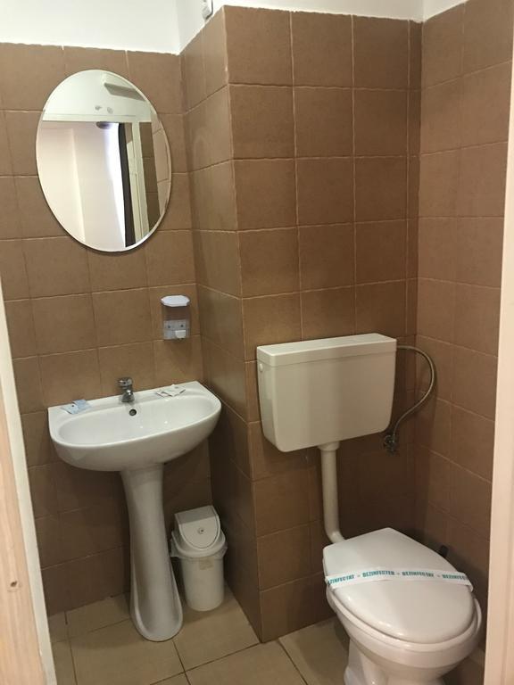Hotel Mon Caprice Bukareszt Zewnętrze zdjęcie